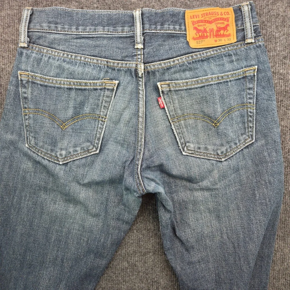 Levis 527 Mens 30x32 Blue Cotton Slim Bootcut Jeans Medium Wash Western Denim